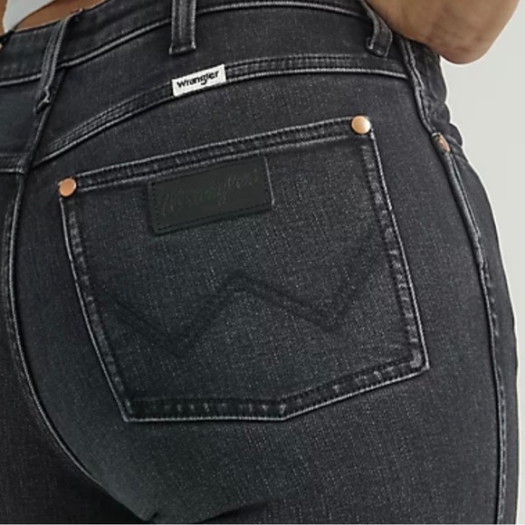 WOMEN'S WILD WEST HIGH RISE STRAIGHT JEAN IN BLACK - Picture 3 of 15